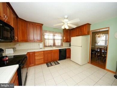 2 Ryerson Dr, Trenton, NJ 08690 - photo 4