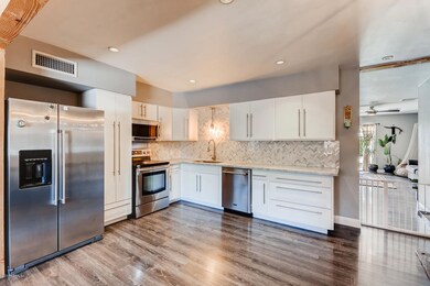 2237 E Osborn Rd Phoenix AZ-large-008-02