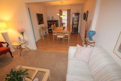 1071 Cherry view of dining room from liv