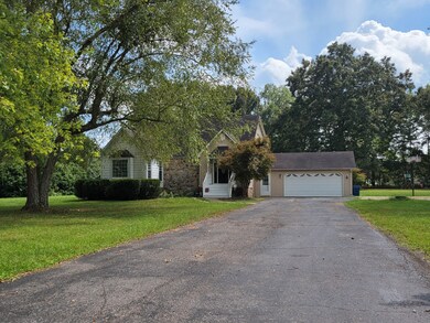 303 Deerfield Cir, Manchester, TN 37355 - photo 2