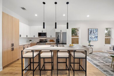 309 E 43rd St, Houston, TX 77022 - photo 5