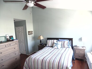 SPACIOUS MASTER BEDROOM
