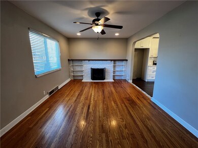 Living Room w/ Gas Fireplace