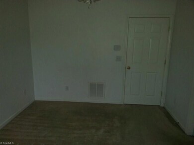 454 Wadsworth Ct, High Point, NC 27263 - photo 7