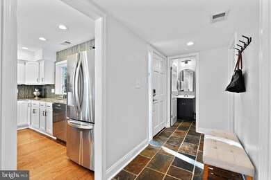 11525 Links Dr, Reston, VA 20190 - photo 3