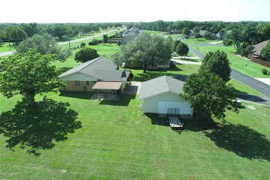 210 Cocopa Dr, Gainesville, TX 76240 - photo 3