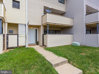 8700 Village Square Dr unit 8700, Alexandria, VA 22309 - photo 2