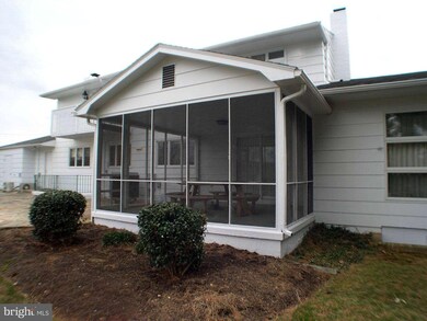 104 N Whissen St, Edinburg, VA 22824 - photo 3