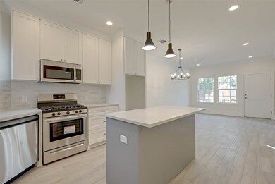 5127 Golden Forest Dr, Houston, TX 77091 - photo 2