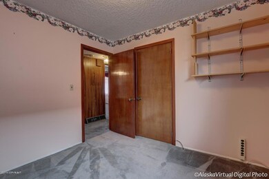 1010 Chugach Way, Anchorage, AK 99503 - photo 5