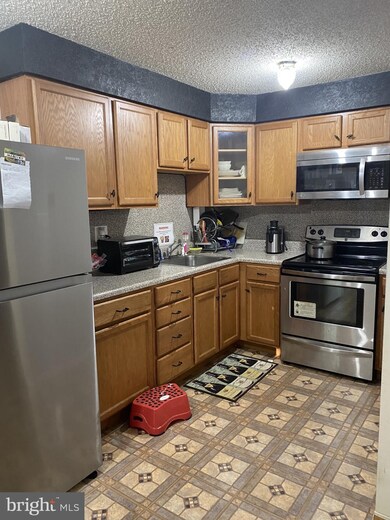 1324 Rainer Rd, Brookhaven, PA 19015 - photo 6