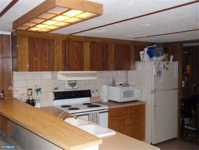 237 Lexington Dr, Hereford, PA 18056 - photo 5