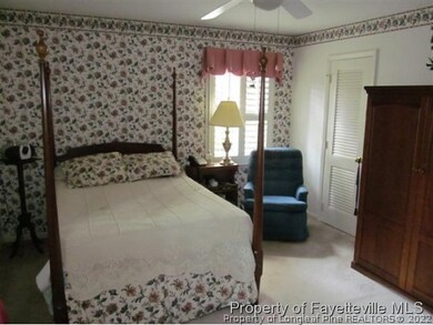 409 Wayberry Dr, Fayetteville, NC 28303 - photo 6