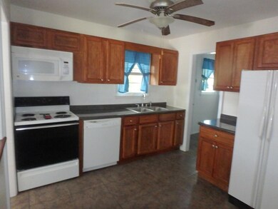 405 Maple St, Jacksonville, NC 28540 - photo 6