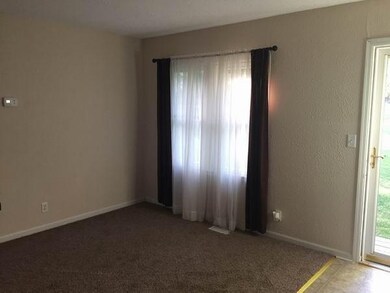 unlisted-address, Newton, IA 50208 - photo 3