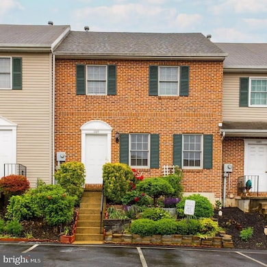 1027 Fredrick Blvd, Reading, PA 19605 - photo 2