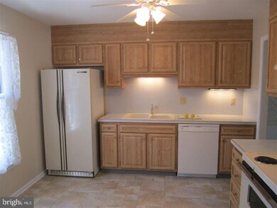 472 W Chocolate Ave, Hershey, PA 17033 - photo 5