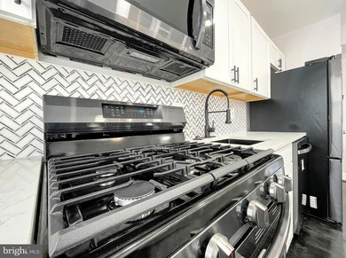 827 Lyndhurst St, Baltimore, MD 21229 - photo 6