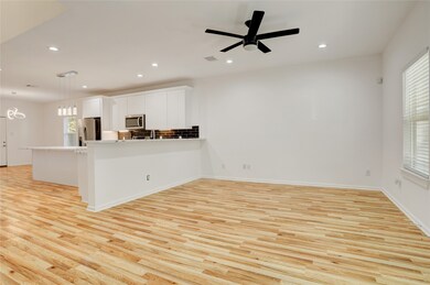 5317 Chennault Rd unit A / B, Houston, TX 77033 - photo 6