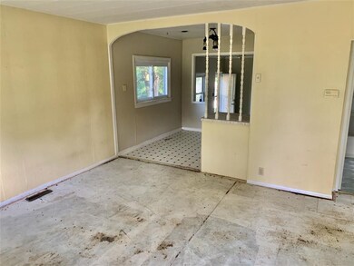 26047 Chain O Lakes Dr, South Bend, IN 46628 - photo 2