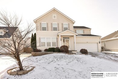 909 Port Royal Dr, Papillion, NE 68046 - photo 2