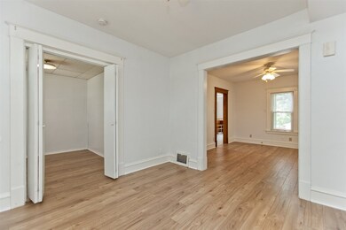 1611 13th Ave SE, Cedar Rapids, IA 52401 - photo 4