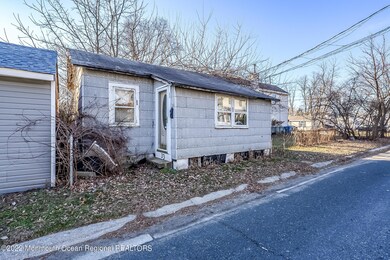 33 Kentucky Ave, North Middletown, NJ 07748 - photo 2