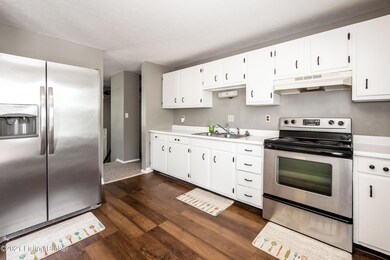 8708 Redcoat Court-21