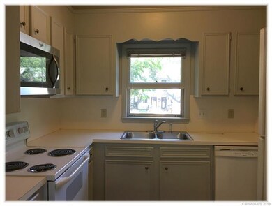 201 Ramsey Ct, Statesville, NC 28677 - photo 2