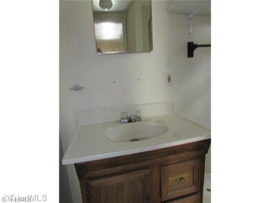 1872 Old Farmer Rd, Asheboro, NC 27205 - photo 5