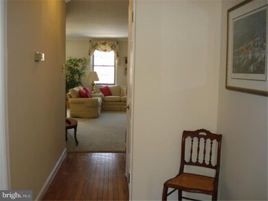 302 Albans Ct, Malvern, PA 19355 - photo 4