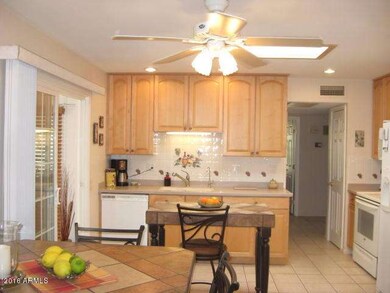 17408 N Horseshoe Ln unit 57, Sun City, AZ 85373 - photo 4