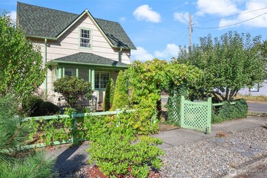 429 N Buckner St, Centralia, WA 98531 - photo 2