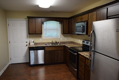 702 Vincent St, Manchester, TN 37355 - photo 3