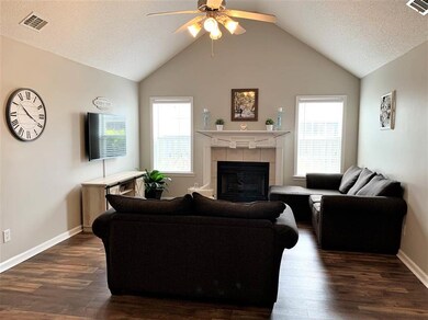 127 Millbrook Dr, Warner Robins, GA 31088 - photo 2