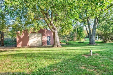 9223 Lapeer Rd, Davison, MI 48423 - photo 6