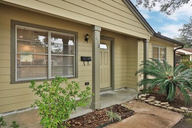 1610 Cheshire Ln, Houston, TX 77018 - photo 4