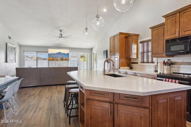 8-web-or-mls-1548-n-seton