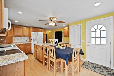 9 Benham St, Worcester, MA 01604 - photo 5
