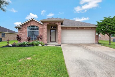 Welcome to 7307 Shade Court in the popular neighborhood of Cambridge Lakes!
