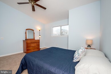 2006 Waters Edge Dr unit 6, Newark, DE 19702 - photo 4