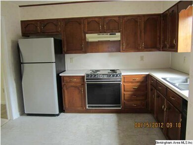 KITCHEN WITH BREAKFAST AREA