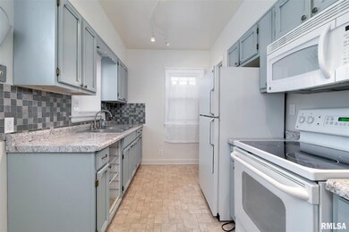 3408 N Marquette St, Davenport, IA 52806 - photo 4