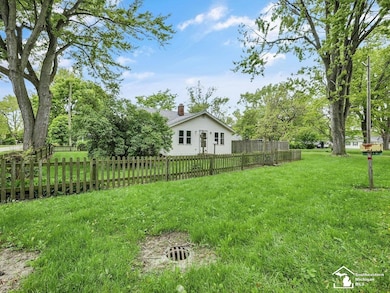 2015 Grand Blvd, Monroe, MI 48162 - photo 2