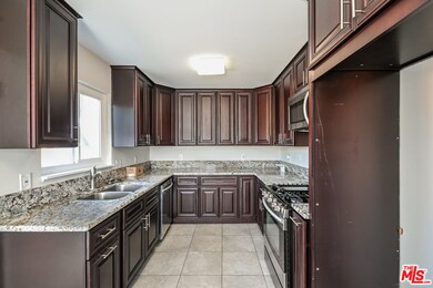 2211 W 158th St, Compton, CA 90220 - photo 2