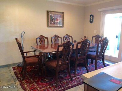 28TH- DINING ROOM BRIGHT