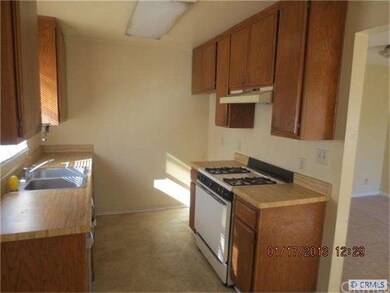 9077 Cedar St, Bellflower, CA 90706 - photo 5