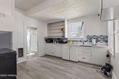 204S8thSt_06