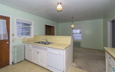 Unit 1915 kitchen