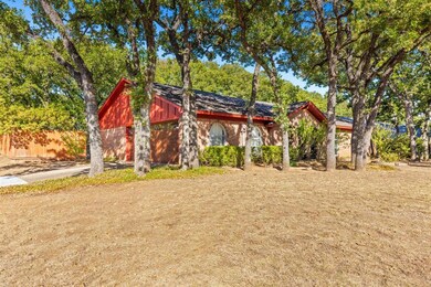 2834 Summerdale Dr, Hurst, TX 76054 - photo 3